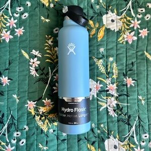24 oz Standard Mouth: 24 oz Water Bottle HydroFlask Water Bottle